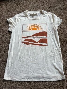 Stitch Fix Graphic Sunrise Landscape Tee - White with Orange & Rust Print